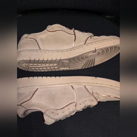 Nike Athletic Shoes in Beige and Brown - Picture 7 of 8